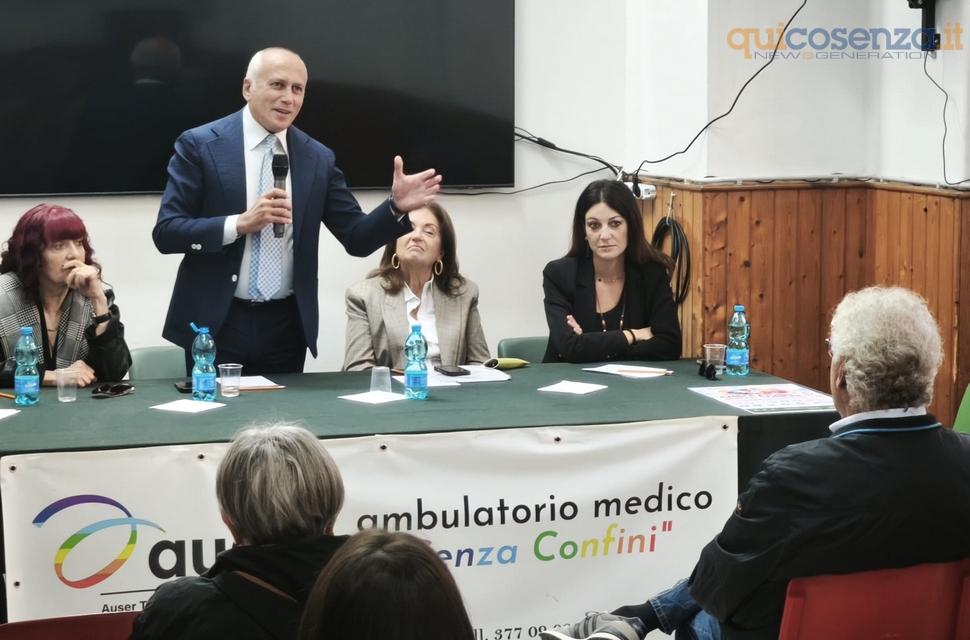 Cosenza, al via il nuovo “Ambulatorio Senza Confini”: 10 interventi per rendere le cure più accessibili 52 2AUSER