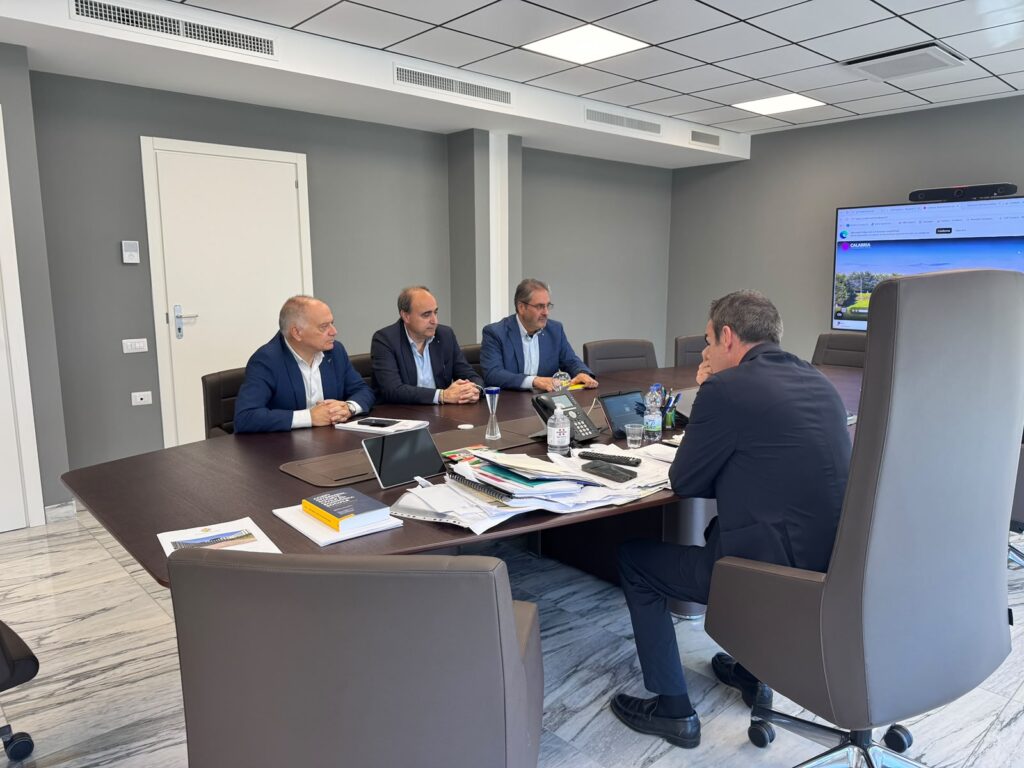 Gasolio agricolo sotto 1 euro in Calabria. Coldiretti: «La Regione accoglie le nostre richieste» 53 gasolio agricolo-coldiretti calabria-occhiuto