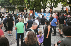 "Basta Carovita": Cosenza in piazza contro rincari di carburante, bollette e carrello della spesa - FOTO 59 Basta carovita Cosenza 06