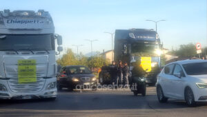 Caro carburante e trasporto, scattano blocchi e presidi in tutta la Calabria. Tir fermi da San Lucido a Rende - FOTO 55 Blocchi e presidi Calabria_Rende2