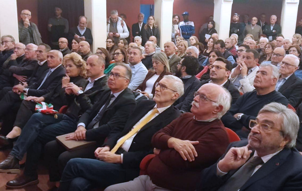 Cassano all'Ionio, Confsal lancia il "Patto per la legalità e il lavoro": consegnato il piano a sindaco e vescovo 52 Cassano All'Ionio Patto