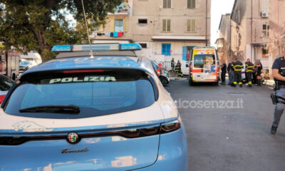 Cosenza minaccia di lanciarsi dal balcone San Vito CS