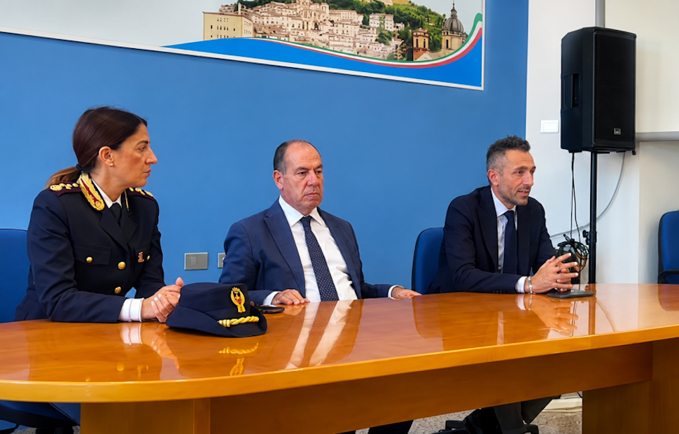 Questura di Cosenza, cambio al vertice della Squadra Mobile: si insedia il Vice Questore Giuseppe Valerio 53 Dirigente della Squadra Mobile di Cosenza Giuseppe Valerio e questore