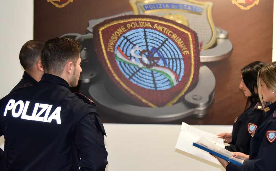 Divisione Anticrimine Polizia - champagne