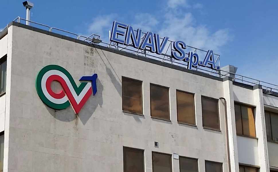 Caos voli in Italia: a Lamezia ritardi fino a 4 ore per il guasto alla rete Enav. Escluso attacco hacker 53 Enav - voli - guasto traffico aereo