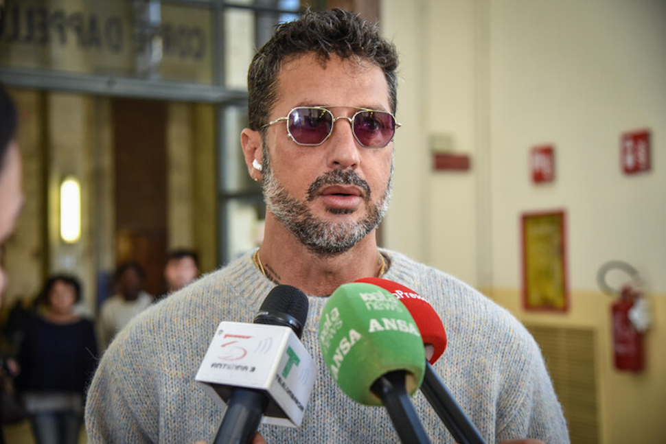 Fabrizio Corona aggredito e rapinato sotto casa a Milano. "In 6 con un cacciavite, avevano accento calabrese" 52 Fabrizio Corona2