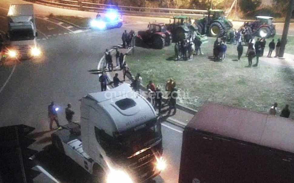 Falerna Svincolo autotrasportatori caro carburante