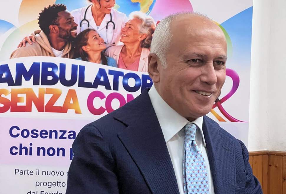 Cosenza, al via il nuovo “Ambulatorio Senza Confini”: 10 interventi per rendere le cure più accessibili 53 Franz Caruso