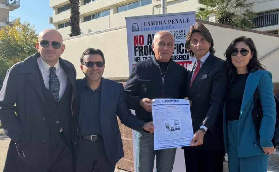 Tribunale di Cosenza, Le Pera «Front Office sospeso: 1.200 firme e attesa per l’udienza dell’11 novembre» 53 Front Office Le Pera 03