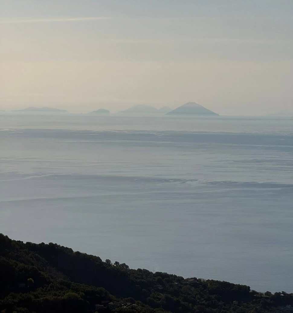 Monte Cocuzzo da vivere durante tutto l’anno, 47 realtà fanno squadra: nasce la rete “Bene Comune” 55 Monte Cocuzzo bene comune Stromboli 03