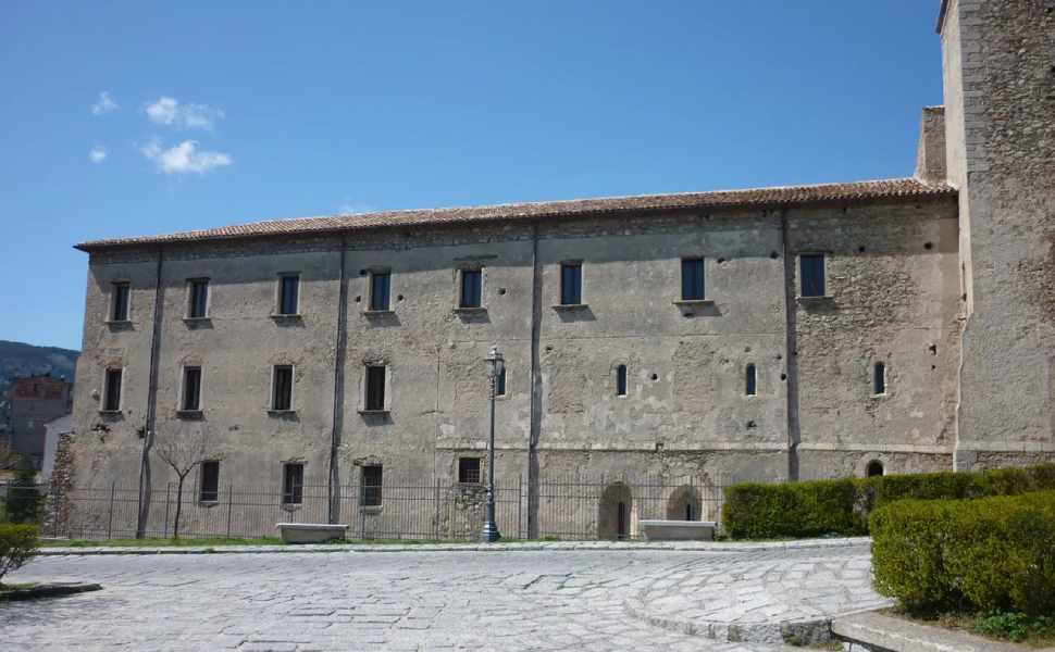 San Giovanni in Fiore, revocato l’appalto a Innovative Consulting. Opposizione «7 giovani perdono il lavoro, è vendetta politica» 52 Museo demologico - opposizione San giovanni in fiore 01