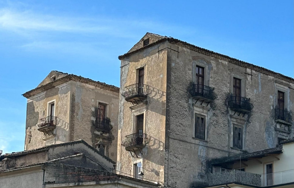San Vincenzo La Costa punta sulla rinascita del Palazzo Baronale: il sogno del sindaco Iannotta per il rilancio turistico 52 Palazzo Baronale san Vincenzo La Costa