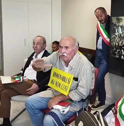 Parchi eolici protesta cittadella piccola