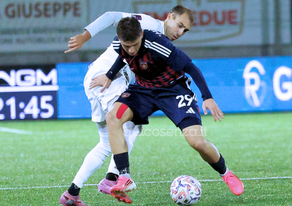 Picerno-Cosenza 1-2: primo successo stagionale per i rossoblù. Rimonta firmata da Achour e McJannet 54 Picerno-Cosenza