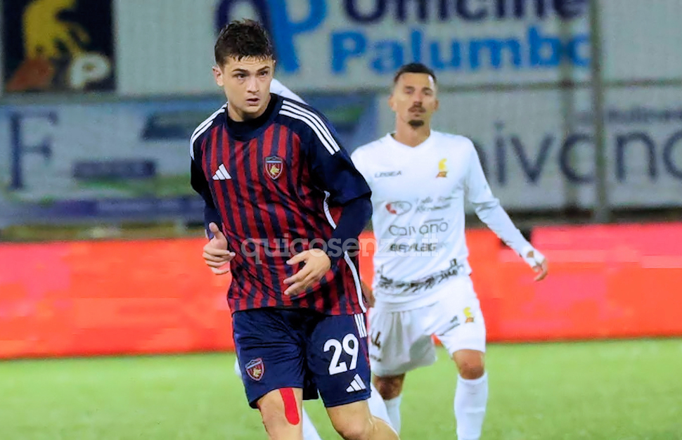 Picerno-Cosenza 1-2: primo successo stagionale per i rossoblù. Rimonta firmata da Achour e McJannet 53 Picerno Cosenza Calcio 06