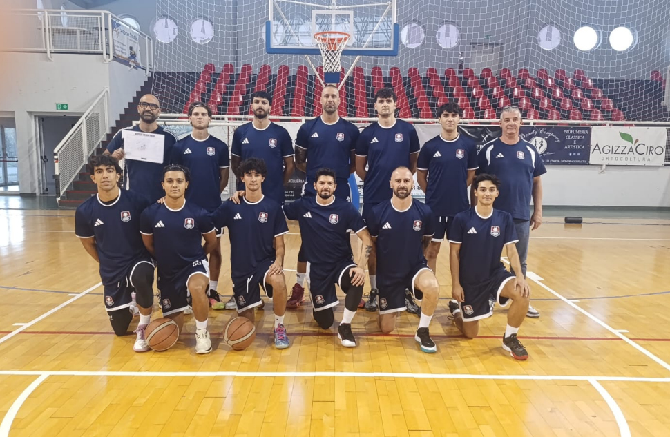 Pirossigeno Cosenza Basket straripante a Mondragone: si impone 98-70 e cala il tris di vittorie consecutive 51 Pirossigeno Cosenza Basket