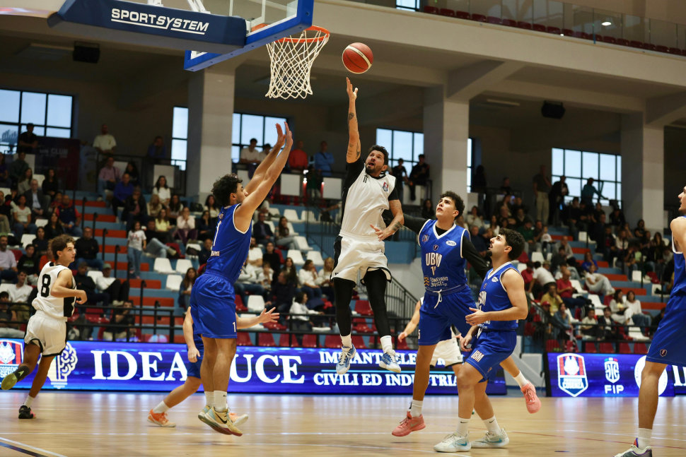 Pirossigeno Cosenza Basket, prima gioia casalinga e secondo successo di fila: UBM Maddaloni travolto 83-60 51 Pirossigeno Cosenza Basket_01