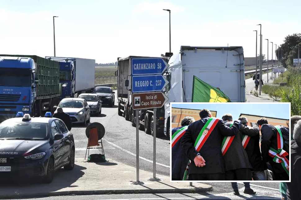 Presidi e proteste, i sindaci al Governo: «Anticipare il tavolo di confronto, impossibile aspettare 11 giorni» 200 sindaci_protesta