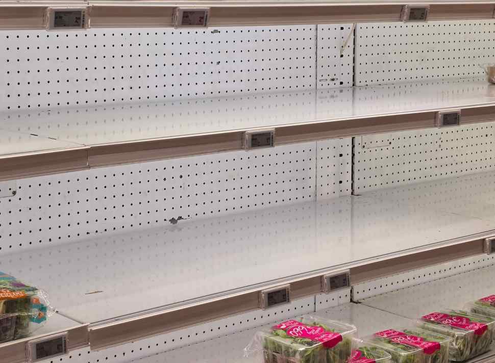 Scaffali vuoti anche nei supermercati di Castrovillari: i disagi della protesta si allargano all'area del Pollino 51 Scaffali vuoti_Castrovillari