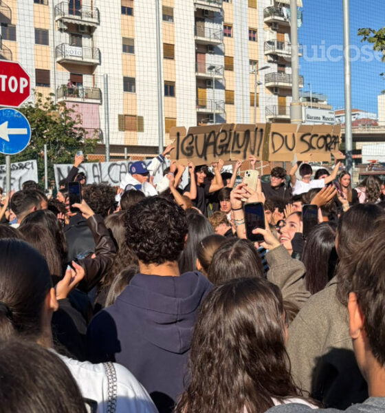 Scuola, esplode la protesta: da Cosenza a Rende e Bisignano, studenti in piazza per chiedere «sicurezza e investimenti» - FOTO 56 Scuola studenti protesta Rende Cosenza
