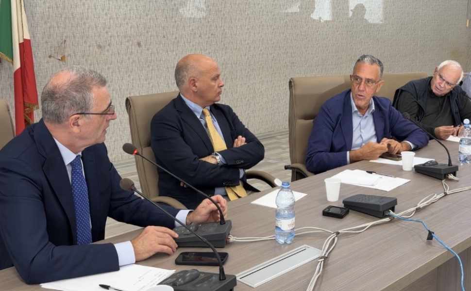Servizio idrico integrato: Sorical incontra a Scalea 12 Comuni nell’Alto Tirreno Cosentino 52 Sorical - sindaco alto tirreno cosentino 02