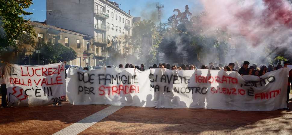 Studenti Lucrezia della Valle manifestazione