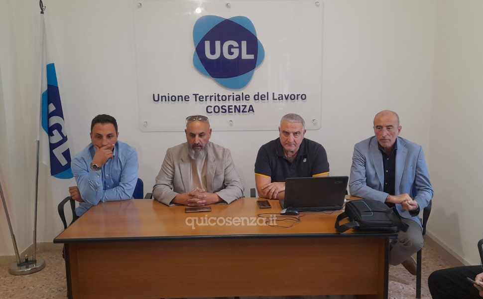 TPL, vertici UGL a Cosenza con il segretario nazionale Valeri: «Maggiori tutele e vigilanza su accordi Amaco» 52 UGL - Carmine Rota, Guglielmo Nucci, Lucio Valeri, Mauro Iacobelli 02