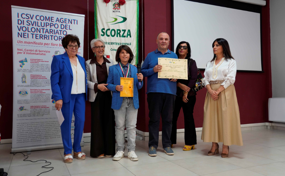 Il volontariato entra nelle scuole cosentine: ecco i 3 vincitori del "Premio Volontario dell’anno" 55 Volontariato - Premio CSV cosenza Giosuè Ugone 01