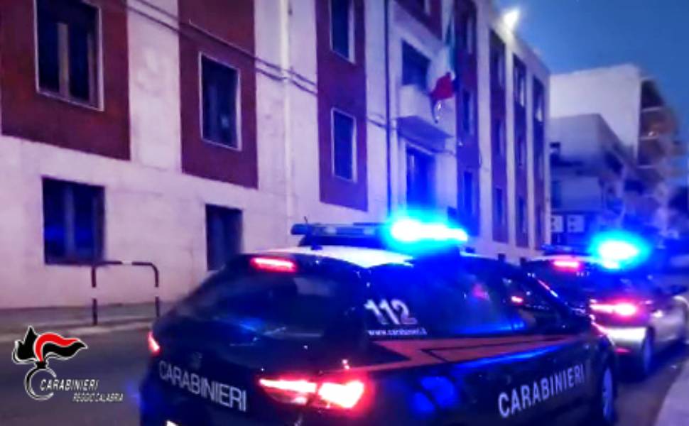 blitz reggio carabinieri