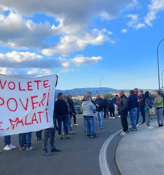 Protesta sul caro carburanti in Calabria si allarga ai pescatori