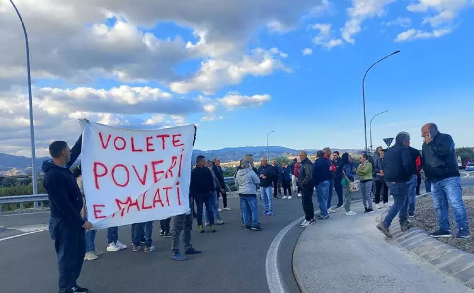 Protesta sul caro carburanti in Calabria si allarga ai pescatori