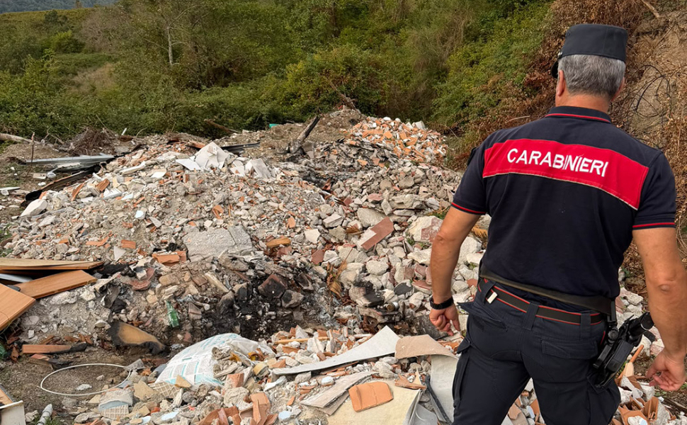 Guardia Piemontese rifiuti carabinieri forestali 02
