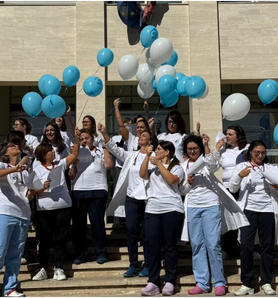 cosenza-allattamento-flash-mob-ospedale-annunziata