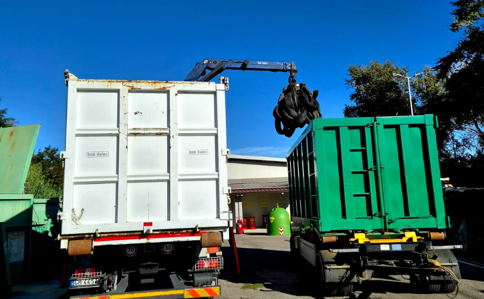 Cosenza, pneumatici abbandonati in città: scatta l’intervento per ripulire il territorio 51 cosenza-pneumatici-abbandonati-pulizia