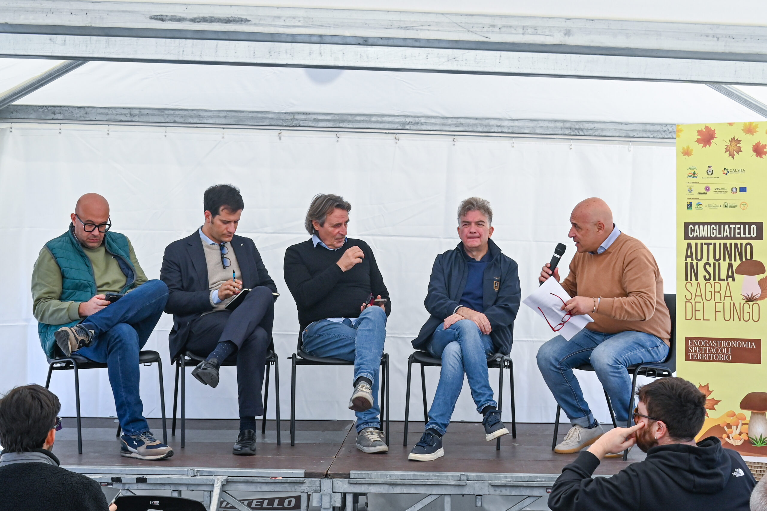 A Camigliatello presentato il bando per la Comunità del Cibo del G.A.L. Sila 51 Camigliatello: presentato il bando per la Comunità del Cibo del G.A.L. Sila