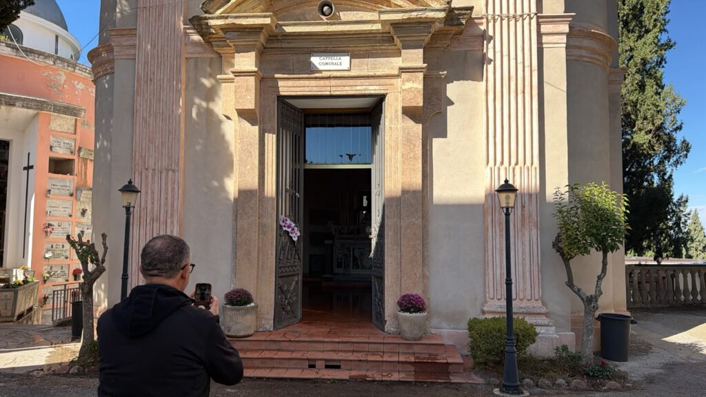 Cosenza, al cimitero di Colle Mussano riapre dopo 4 anni la Cappella comunale 53 lesterno-della-cappella-comunale-cimitero.cosenza