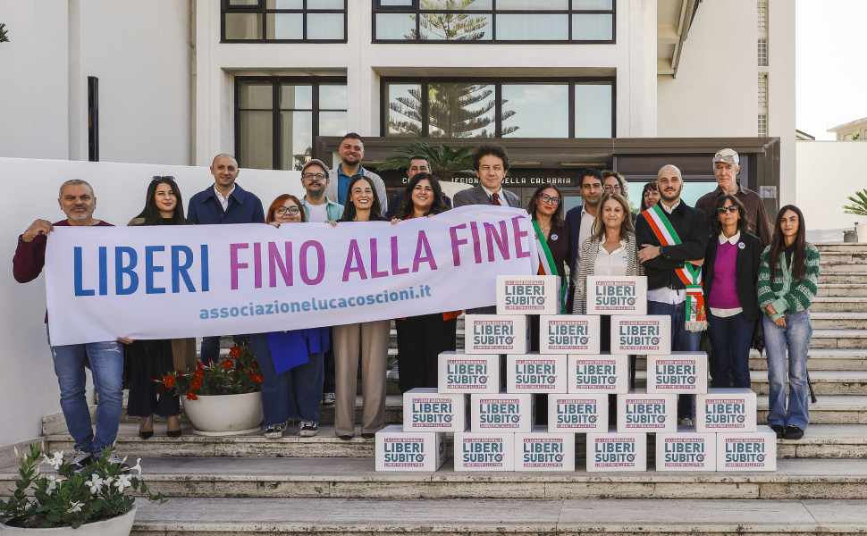 "Liberi Subito", 10mila firme: depositata la proposta sul 'fine vita'. Cosenza in testa con 5.681 sottoscrizioni 215 liberi subito consiglio regionale calabria 01