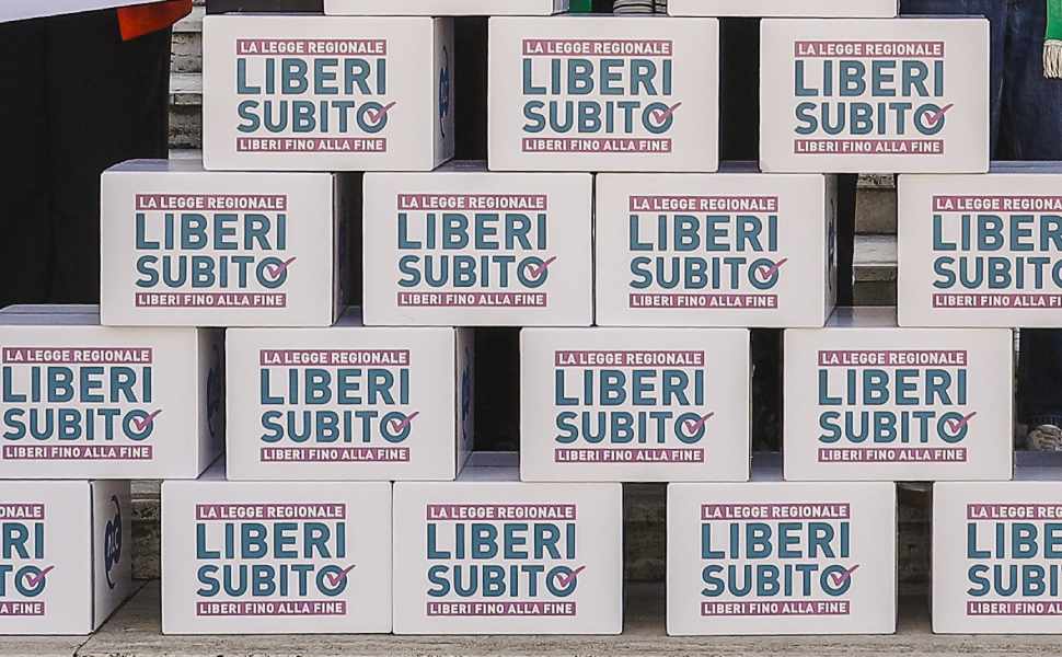"Liberi Subito", 10mila firme: depositata la proposta sul 'fine vita'. Cosenza in testa con 5.681 sottoscrizioni 52 liberi subito consiglio regionale calabria 02