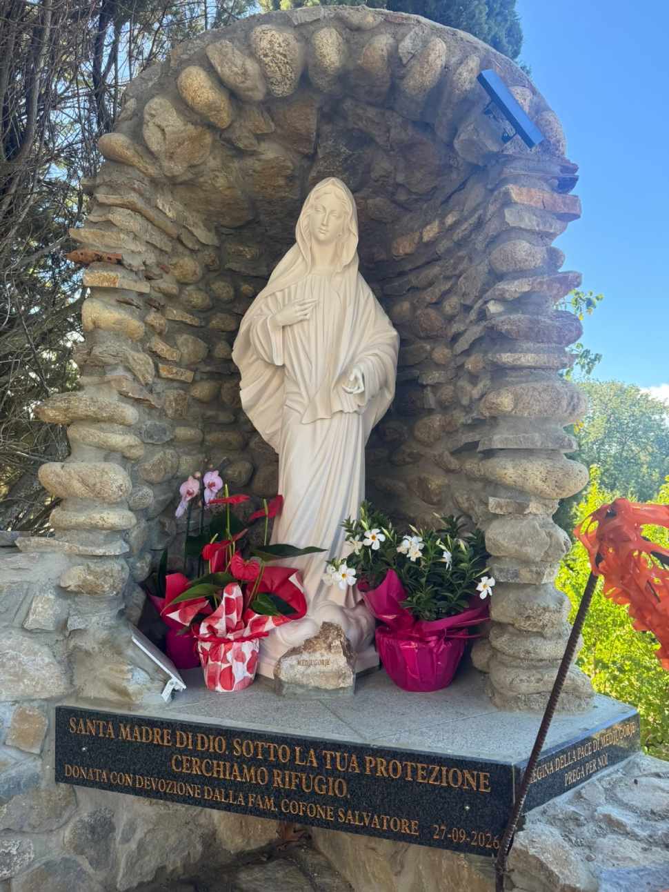 Luzzi: nell’antica Abbazia della Sambucina, una nuova nicchia per la Madonna di Medjugorje 53 madonna sambucina Medjugorje Luzzi (2)