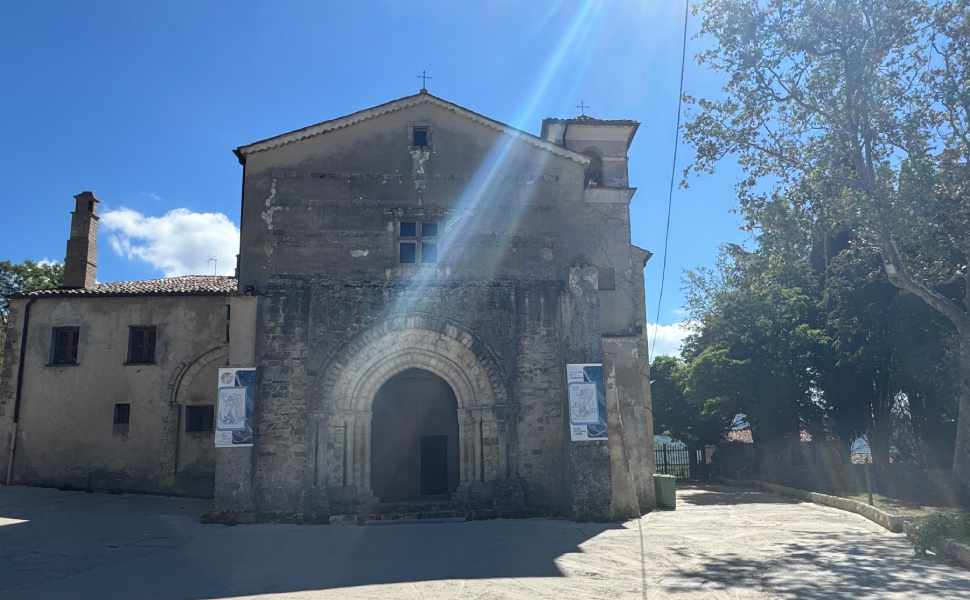 Luzzi: nell’antica Abbazia della Sambucina, una nuova nicchia per la Madonna di Medjugorje 54 madonna sambucina Medjugorje Luzzi (3)
