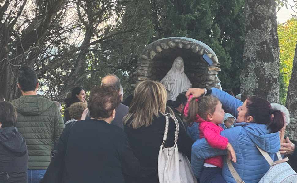 Luzzi: nell’antica Abbazia della Sambucina, una nuova nicchia per la Madonna di Medjugorje 52 madonna sambucina Medjugorje Luzzi (4)