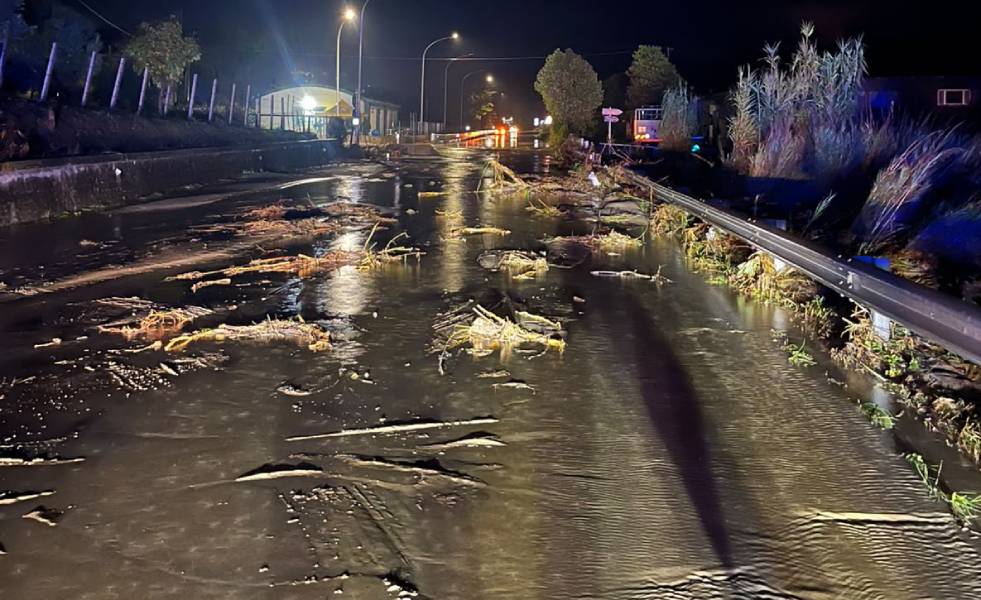 Maltempo, emergenza sulla Statale 107 tra San Giovanni in Fiore e Crotone: auto bloccate e strada chiusa 53 maltempo statale 107 crotonese 03