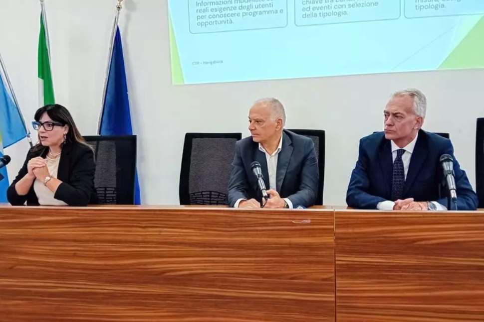 In Calabria nasce il nuovo portale del CSR: servizi digitali, bandi e pagamenti online per gli agricoltori 182 portale del CSR