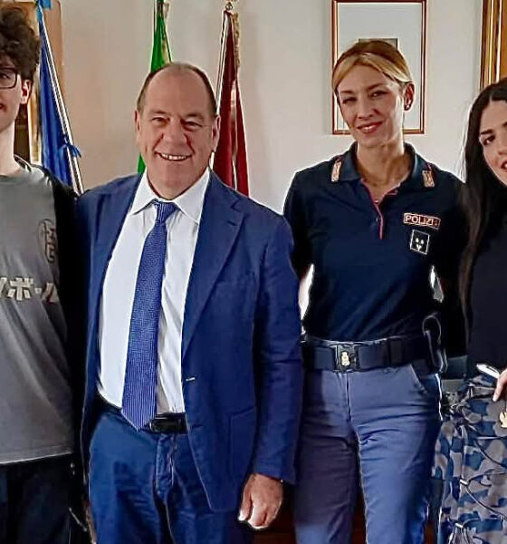 portafogli-consegnato-polizia-cosenza-denise