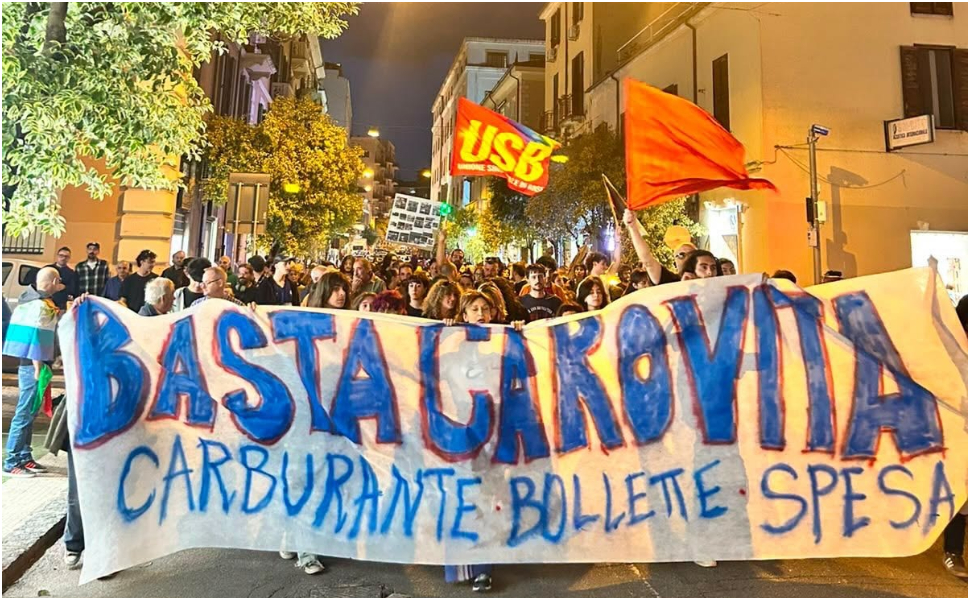 Vigile urbano ferito durante la protesta a Cosenza, Caruso: «Piena solidarietà» 51 protesta-cosenza-carovita