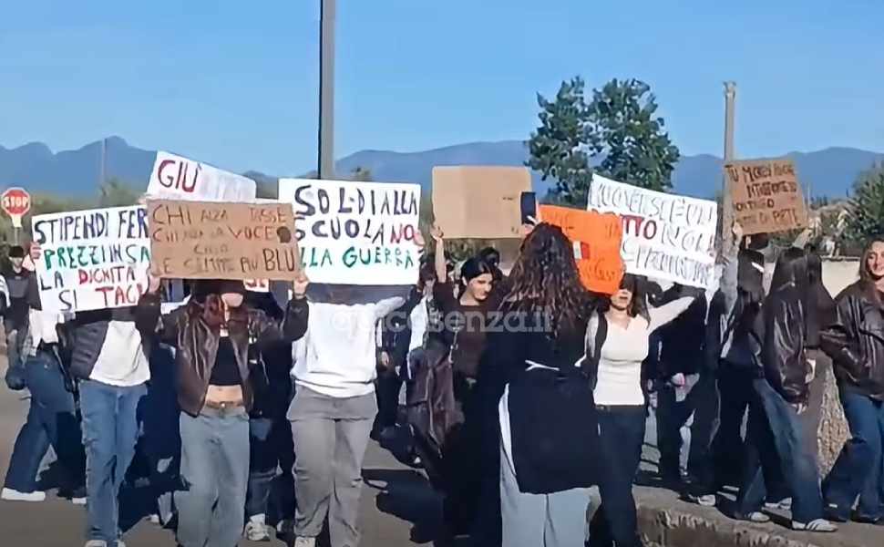 protesta studenti bisignano