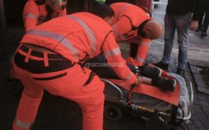 Cosenza, paura sulla Circolare Verde: anziano colto da malore, scattano i soccorsi 55 soccorso anziano cosenza autobus croce verde lattarico 01 (3)