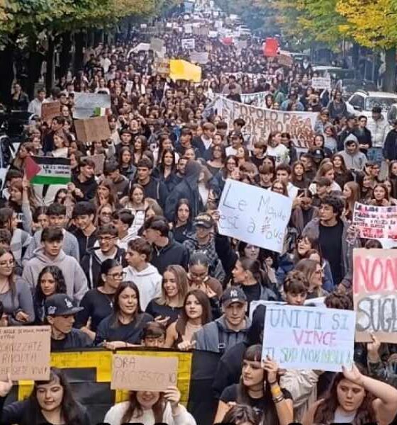 studenti scuole 30 ottobre 01