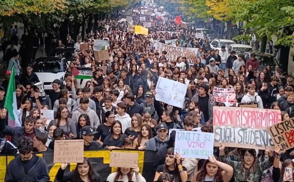 Sciopero del 30 ottobre, studenti: «chiudere le scuole in tutta la provincia di Cosenza» 51 studenti scuole 30 ottobre 01