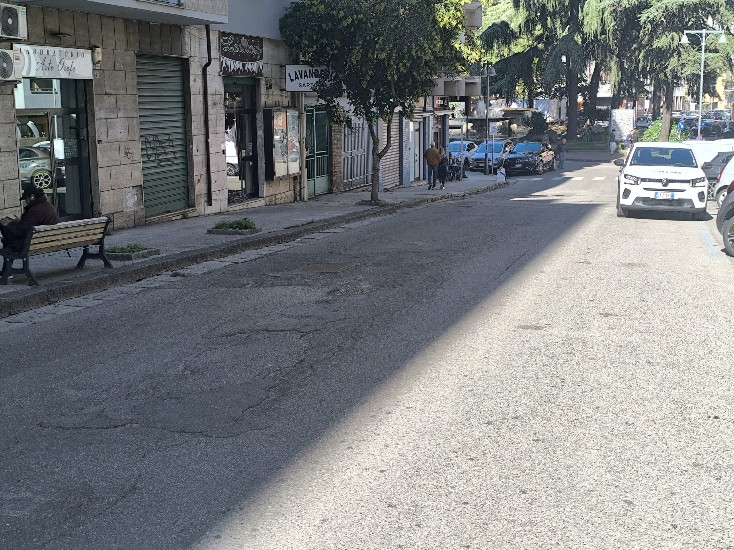 Cosenza: strade dissestate e buche. Che fine ha fatto la riqualificazione di 33 km di rete stradale